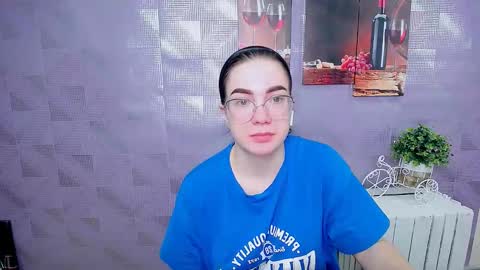 Kristen online show from November 18, 9:45 am