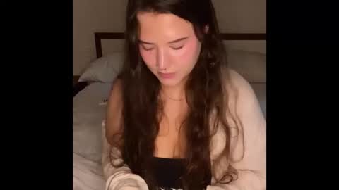 kristiekitty online show from April 29, 3:22 am