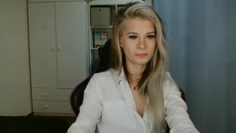 KristineAmore online show from April 6, 6:14 am