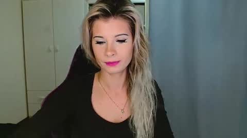 KristineAmore online show from December 15, 7:15 am