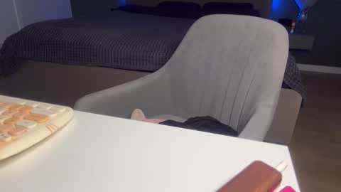 Kristi online show from October 27, 5:18 am