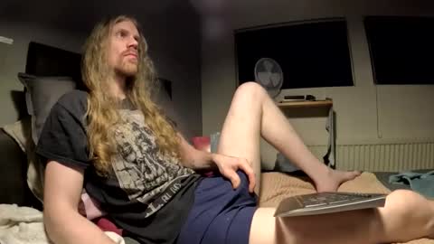 Krullz online show from February 3, 12:40 am