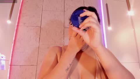 krystalswift_ online show from February 24, 3:31 am