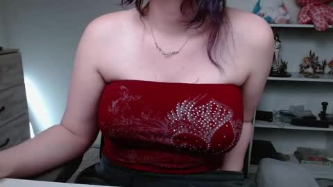 Krystal Syx online show from May 7, 12:50 am