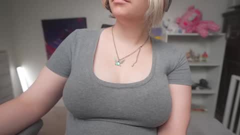 Snapshot of krystalsyxx chatting on September 21, 4:33 pm Krystal Syx online show from September 21, 4:33 pm