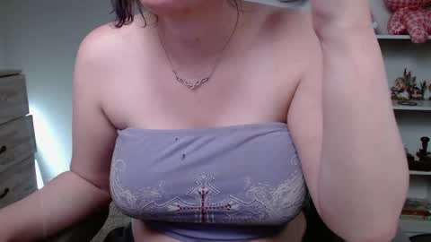 Krystal Syx online show from May 4, 12:28 am