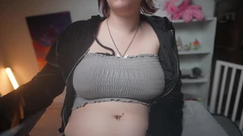 Snapshot of krystalsyxx chatting on March 2, 8:18 pm Krystal Syx online show from March 2, 8:18 pm