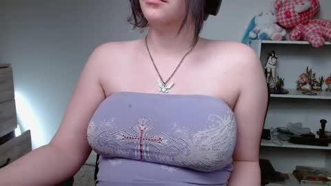 Krystal Syx online show from May 27, 12:28 am