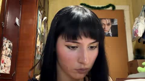 Mira online show from April 5, 8:39 pm