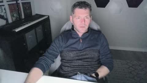 kukt_again online show from December 1, 8:18 pm