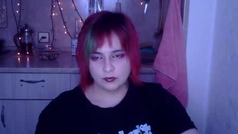 Kira online show from December 8, 3:45 pm