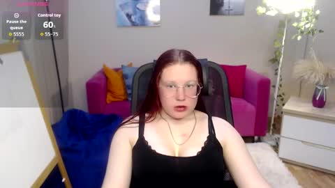 kuri_u online show from April 16, 11:43 am