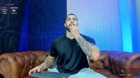 kylenorth_ online show from February 3, 6:56 pm