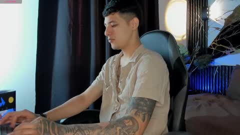 kylesmithx_ online show from December 18, 8:15 pm