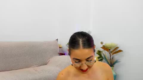 Snapshot of kylie_kathy chatting on September 28, 8:18 pm Kylie online show from September 28, 8:18 pm