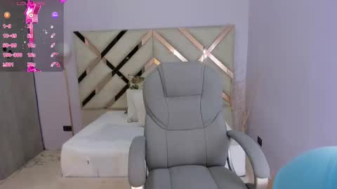 Kylie Reyes  online show from January 5, 7:17 pm