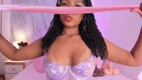 Kylie  online show from December 2, 8:40 pm