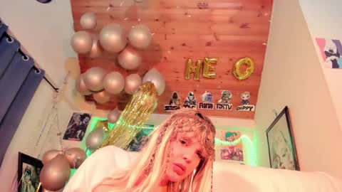 Snapshot of kyliekandy chatting on February 22, 3:45 am   online show from February 22, 3:45 am