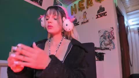 Snapshot of kyliekandy chatting on September 11, 12:23 am   online show from September 11, 12:23 am