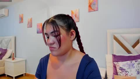 Kylie online show from May 24, 2:12 pm