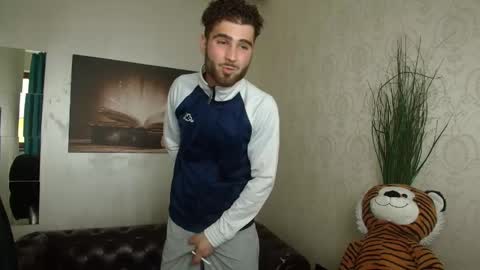 KyloEast online show from May 11, 2:45 pm