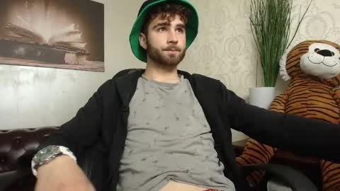KyloEast online show from May 14, 6:44 am