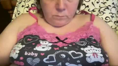 Snapshot of kylorencat chatting on March 10, 10:39 am KYLO online show from March 10, 10:39 am