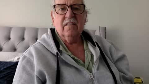 kymstuart59 online show from August 2, 3:41 am