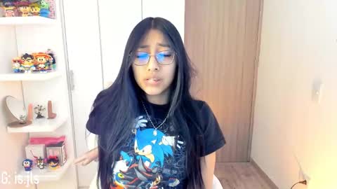 Snapshot of kyy_isa chatting on October 2, 4:33 am IG online show from October 2, 4:33 am