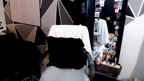 l0lavelvet online show from June 11, 5:22 pm
