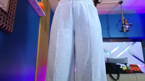 Cris  online show from October 8, 11:49 am