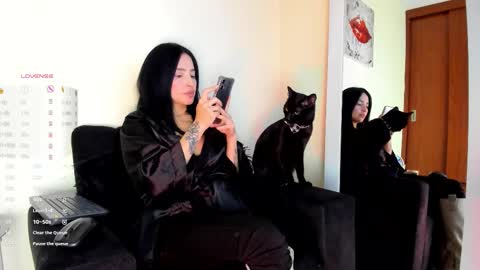 lace_victoria online show from November 24, 4:00 am