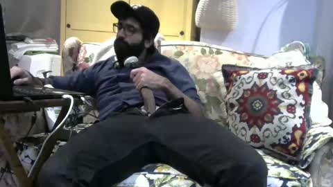 Snapshot of ladex96 chatting on December 31, 2:19 am Ali online show from December 31, 2:19 am