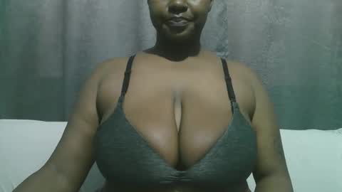 lady_dearra online show from October 7, 11:17 am