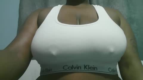 lady_dearra online show from October 23, 3:30 am