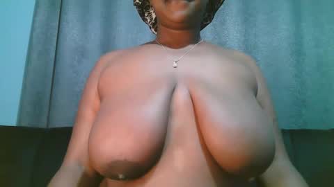 lady_dearra online show from April 6, 2:20 am