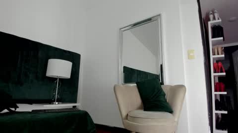 Snapshot of lady_godss chatting on January 12, 1:11 am Lady godss online show from January 12, 1:11 am