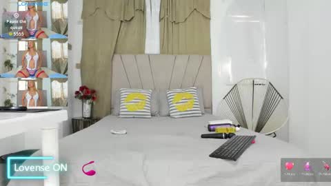 lady_miss___ online show from November 4, 1:12 pm