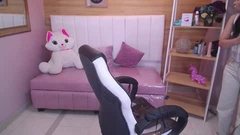 Lady Violet Bridgerton online show from February 6, 5:09 pm