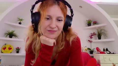 Sima Ladybigsmile online show from September 19, 6:06 am