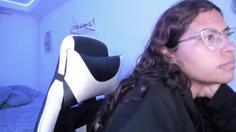  Lady  online show from September 18, 2:37 am