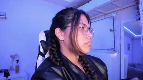  Lady  online show from May 29, 5:27 am