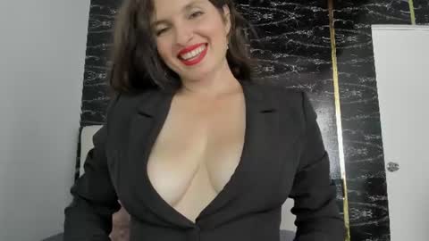  Danna................. online show from July 6, 3:47 pm