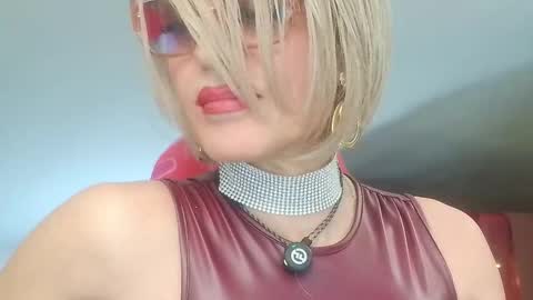 Oxana online show from March 11, 1:08 am