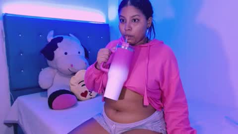 laura online show from February 1, 9:06 am