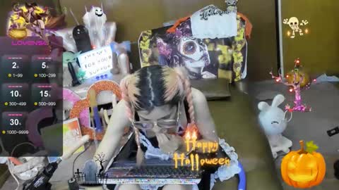 Skinnygirl online show from October 31, 6:41 pm