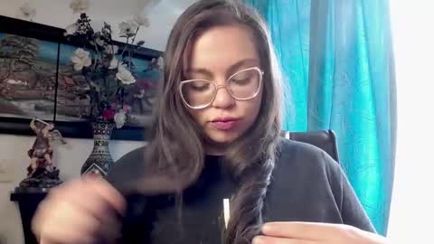 laia_hadid online show from February 21, 2:53 pm