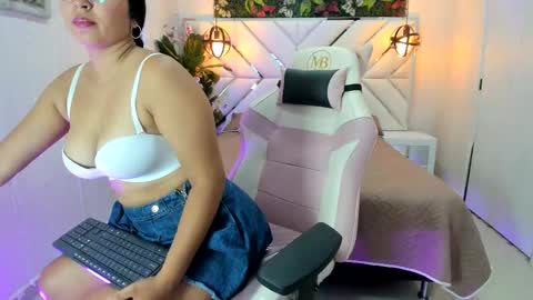 Laia roose  online show from September 12, 1:35 pm