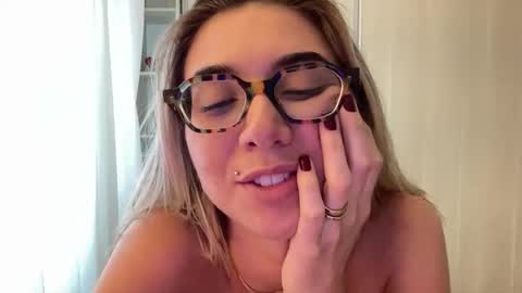 lailayourangel online show from January 6, 5:28 pm