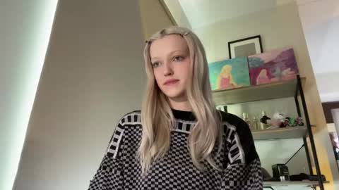 Elsa online show from May 14, 2:37 pm